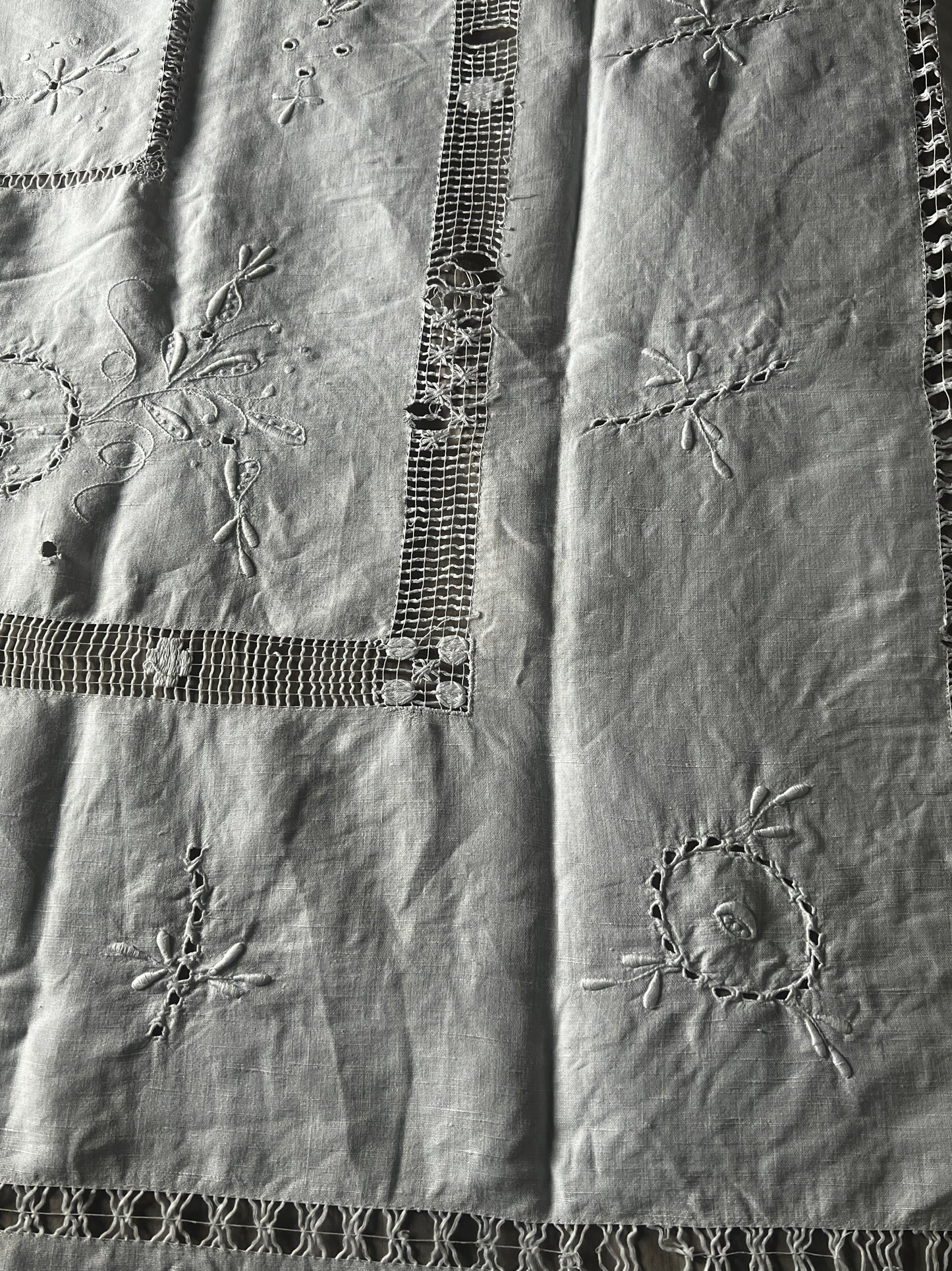 白刺繍大判クロス(ダメージ)