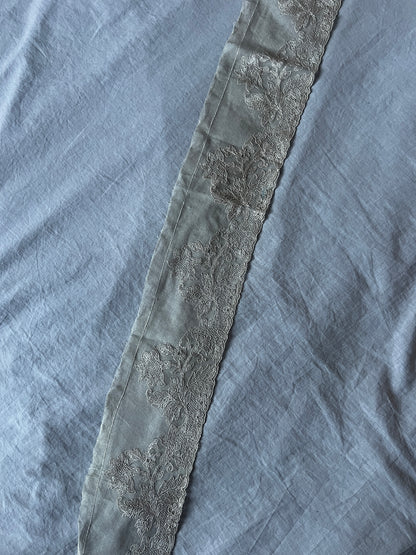 チュール刺繍レース