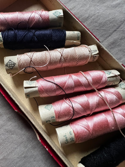 紙箱入り糸セット