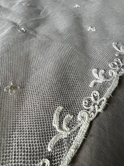 チュール刺繍レースミニヴェール