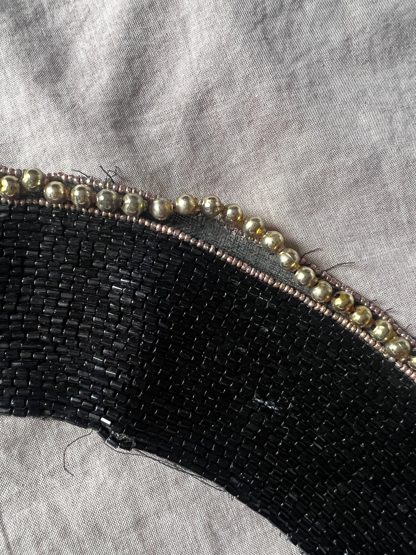 ビーズ刺繍の飾り襟(黒)