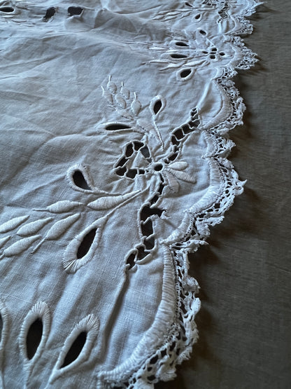 カットワーク刺繍クロス(ダメージ)
