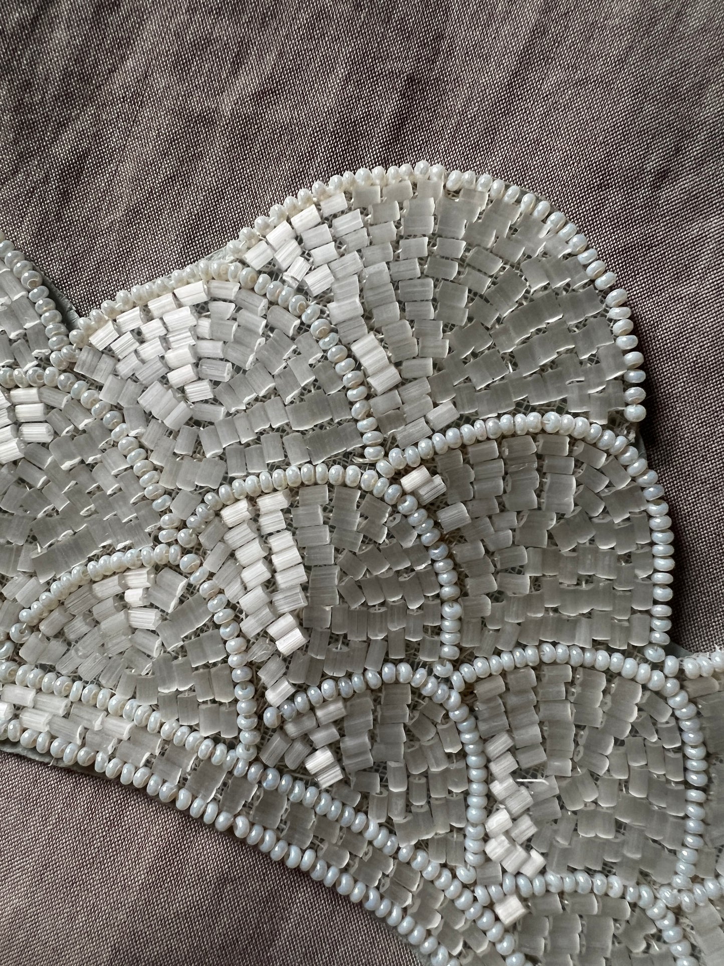 ビーズ刺繍の飾り襟(エクリュ)