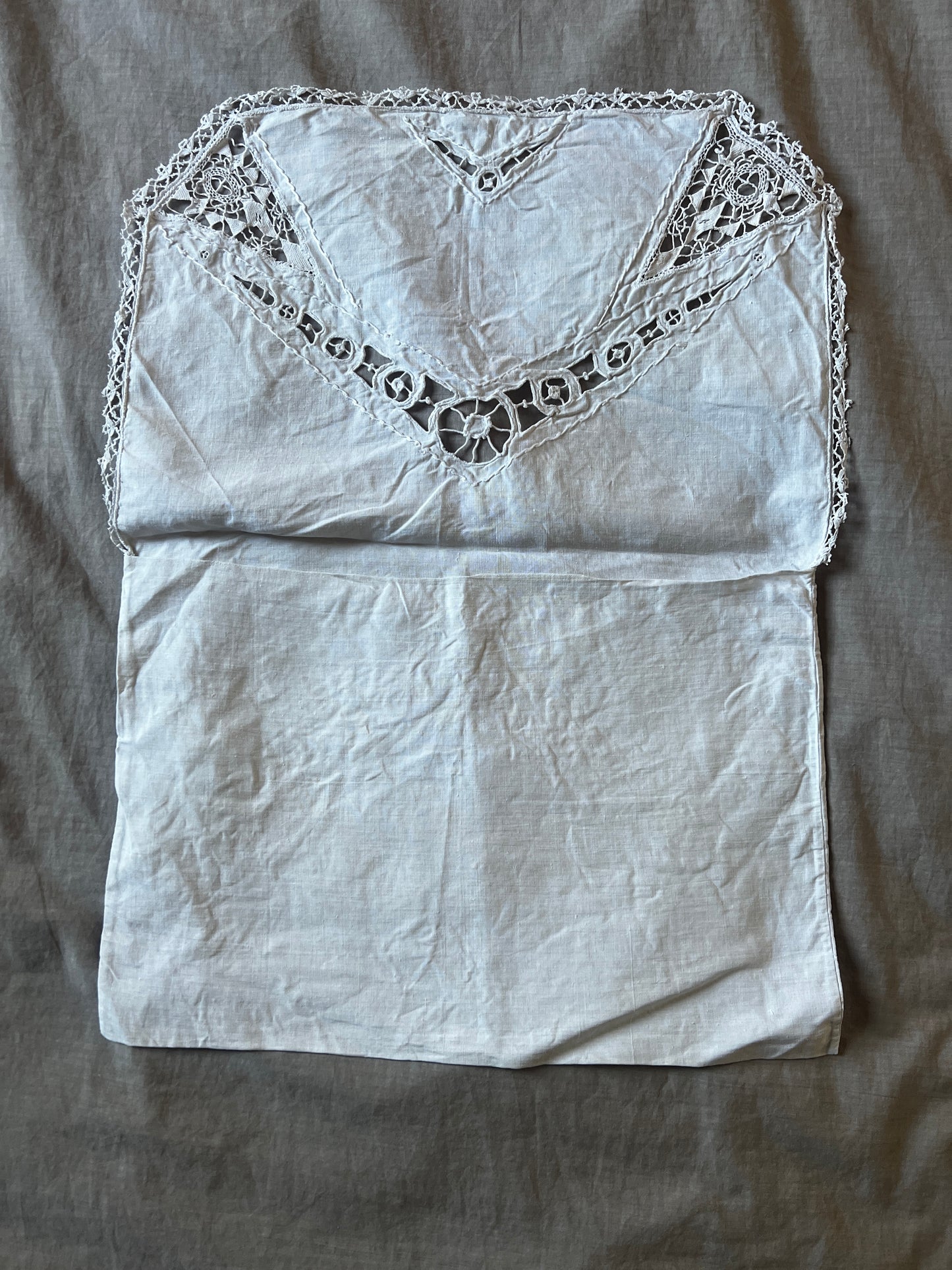 刺繍とレースのランジェリーサック