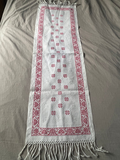 赤糸刺繍テーブルセンター