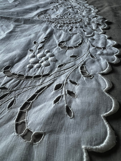 ★カットワーク楕円形クロス