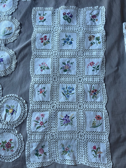 お花の刺繍のクロスセット