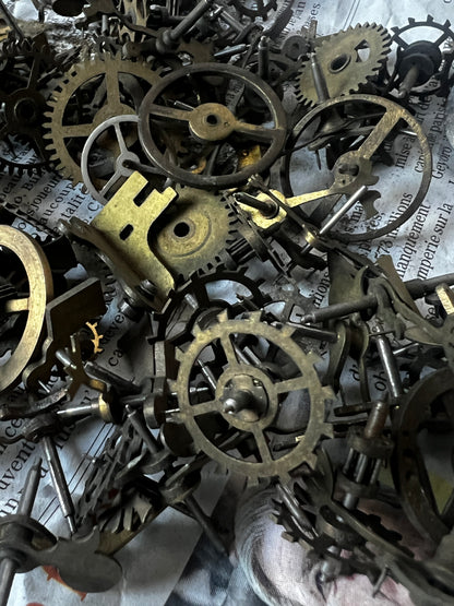 ★歯車部品入り木箱 【B】