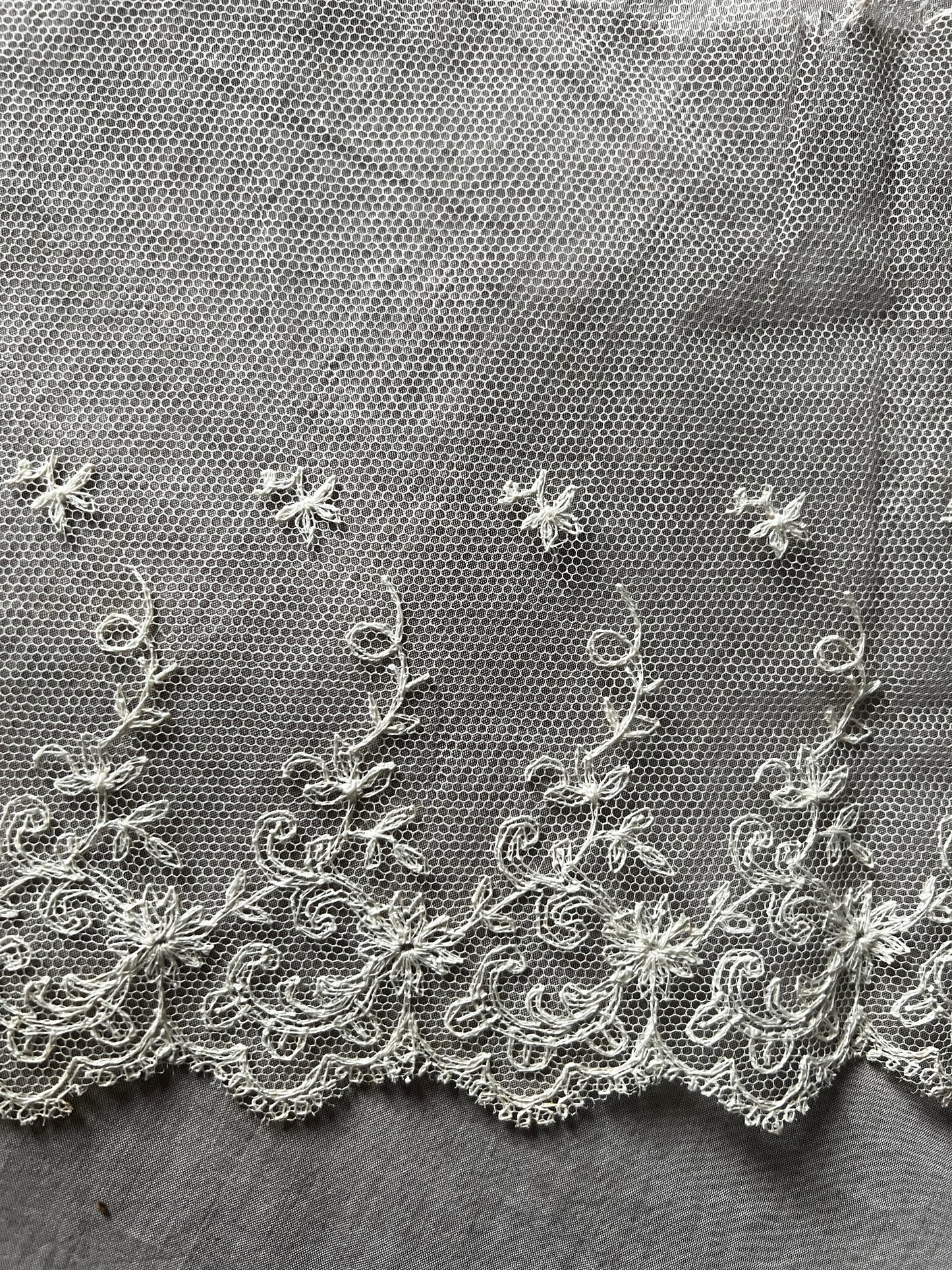 ★チュール刺繍レース