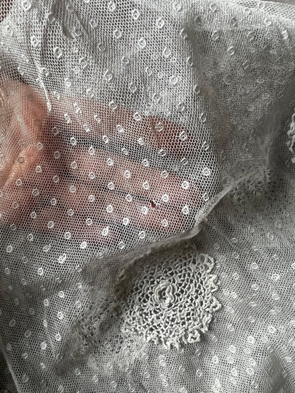 チュールとクロシェのドレスパーツ