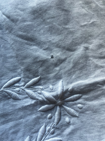 カットワークク刺繍大判クロス