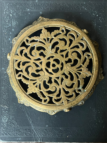 ★真鍮製鍋敷き