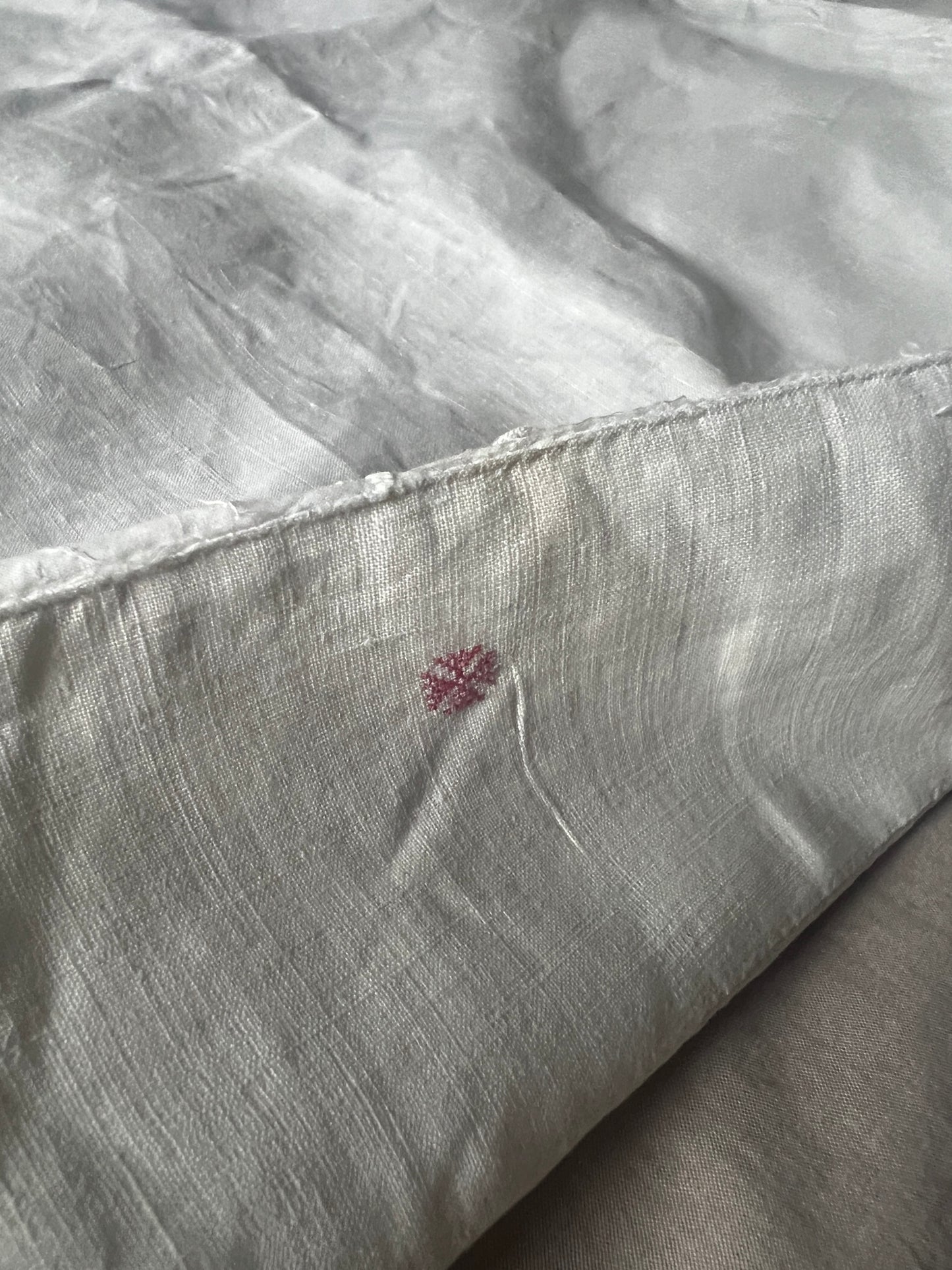 刺繍レースの飾り布