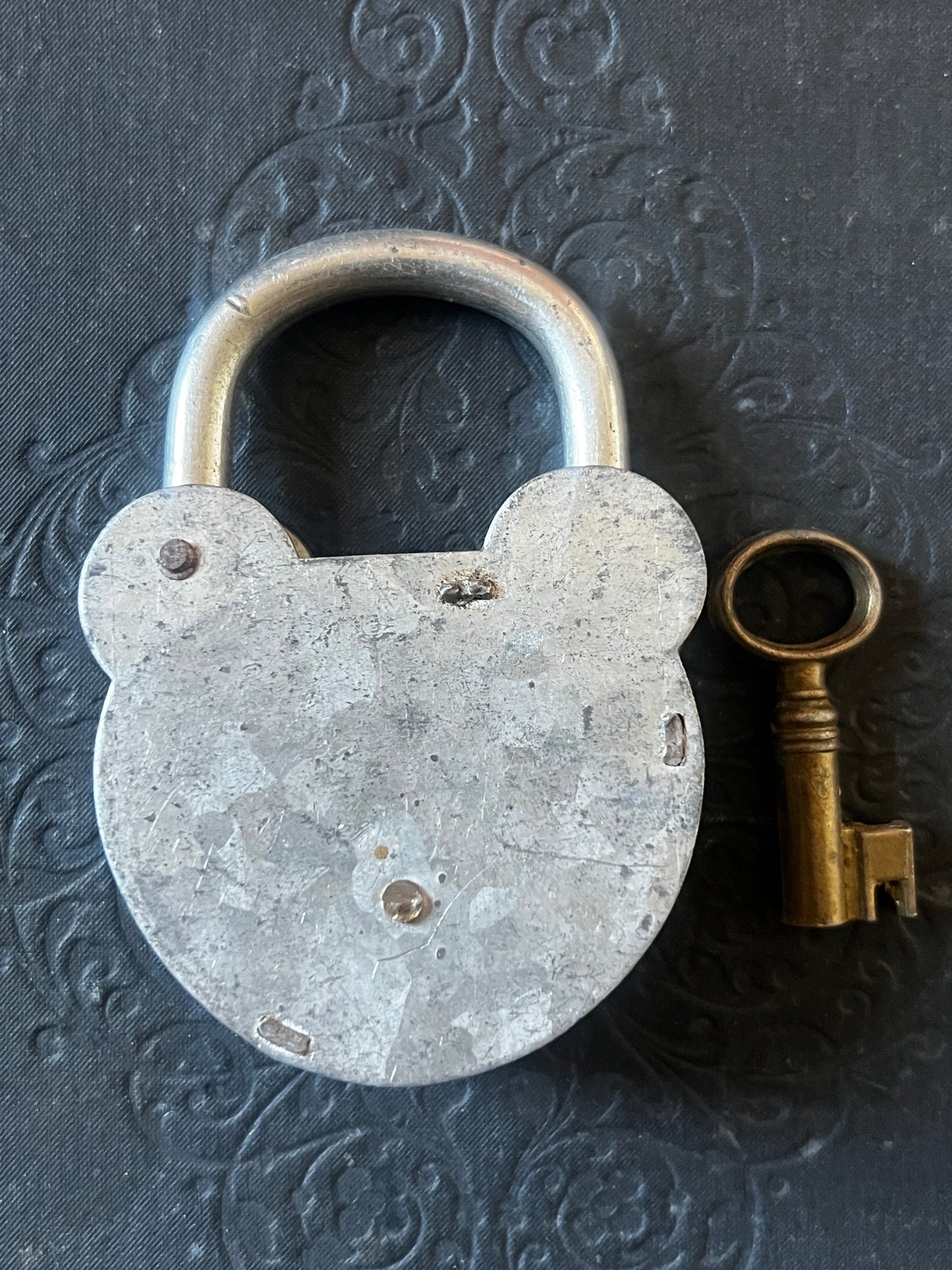 ★古い南京錠