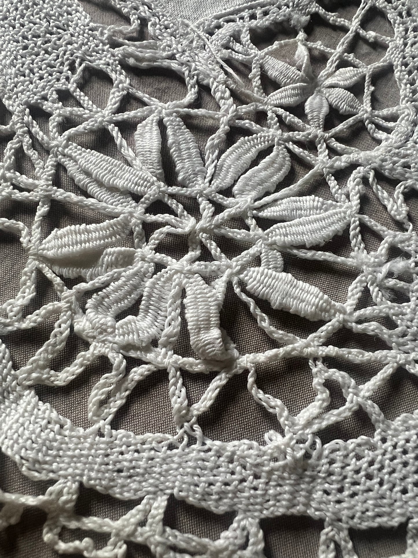 ★ボビンレースの楕円クロス