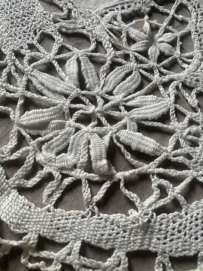 ★ボビンレースの楕円クロス