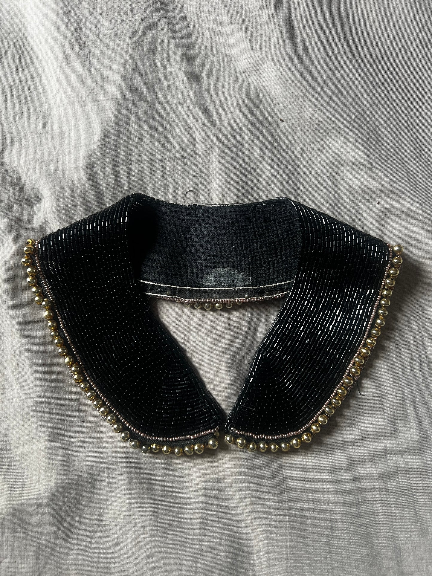 ビーズ刺繍の飾り襟(黒)