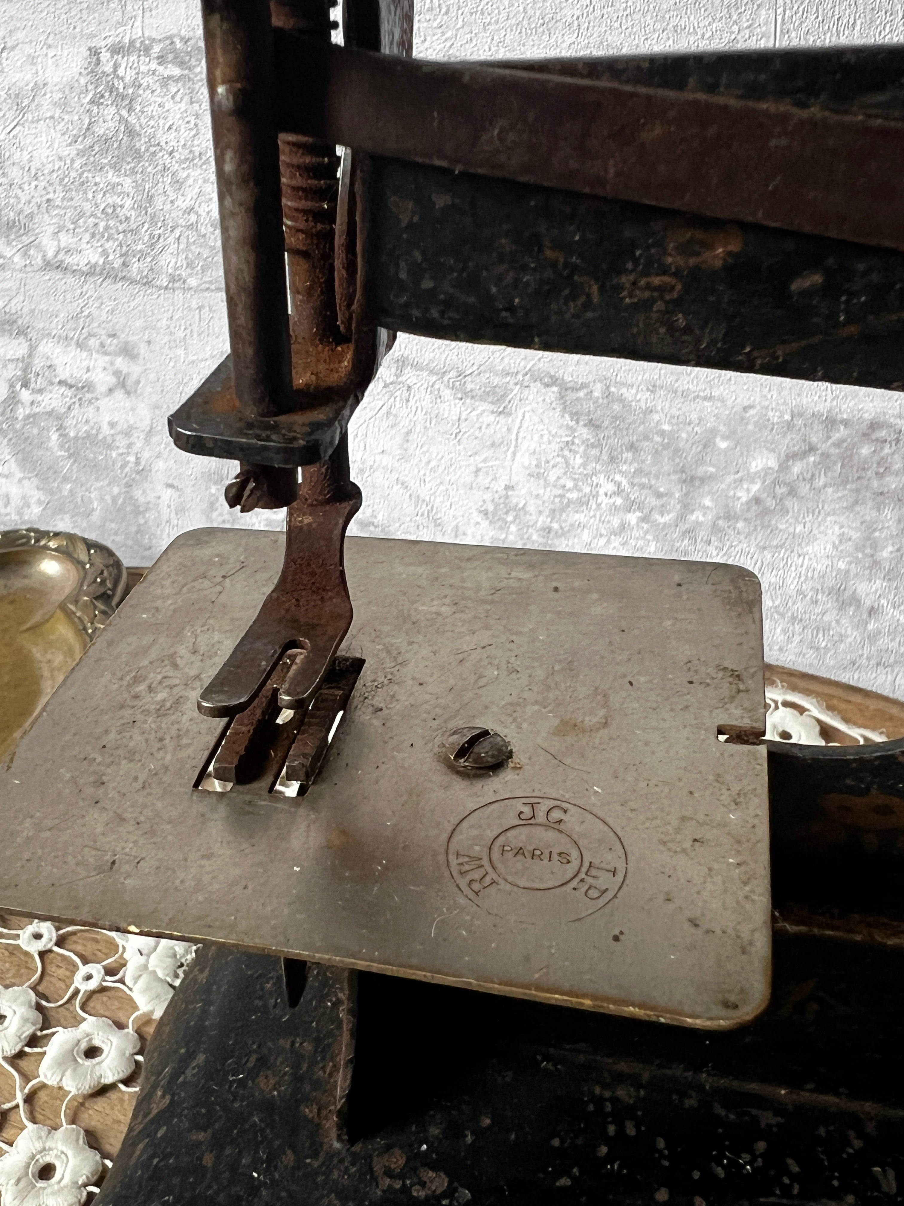 アンティークトイミシン – France Antique 銀色アンティーク