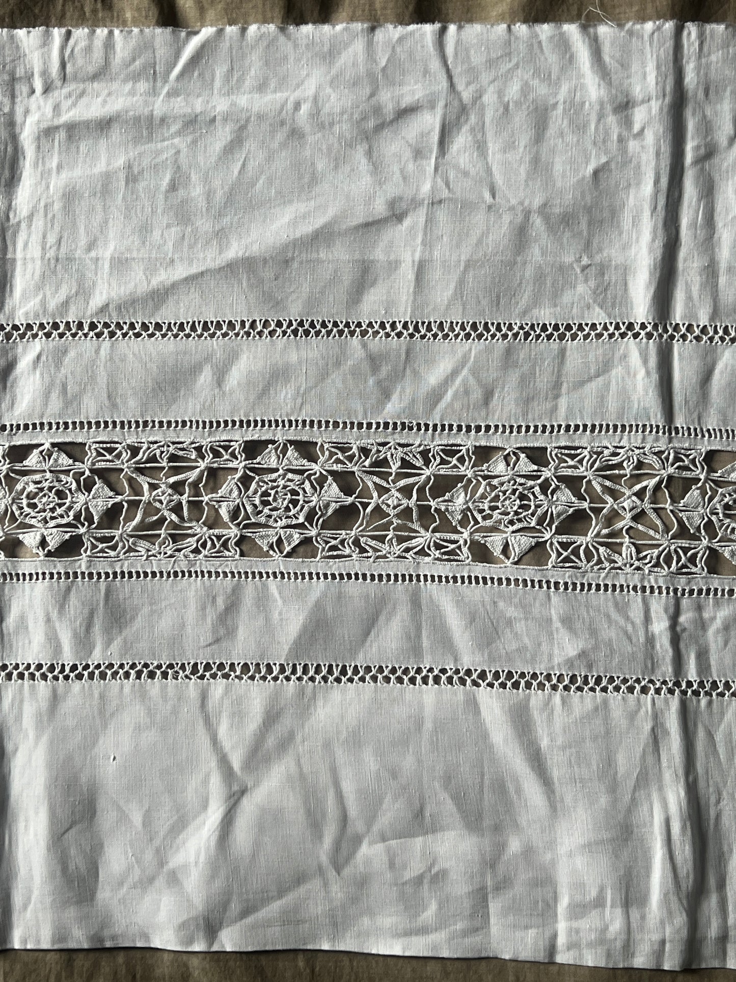 ニードルレースの端布