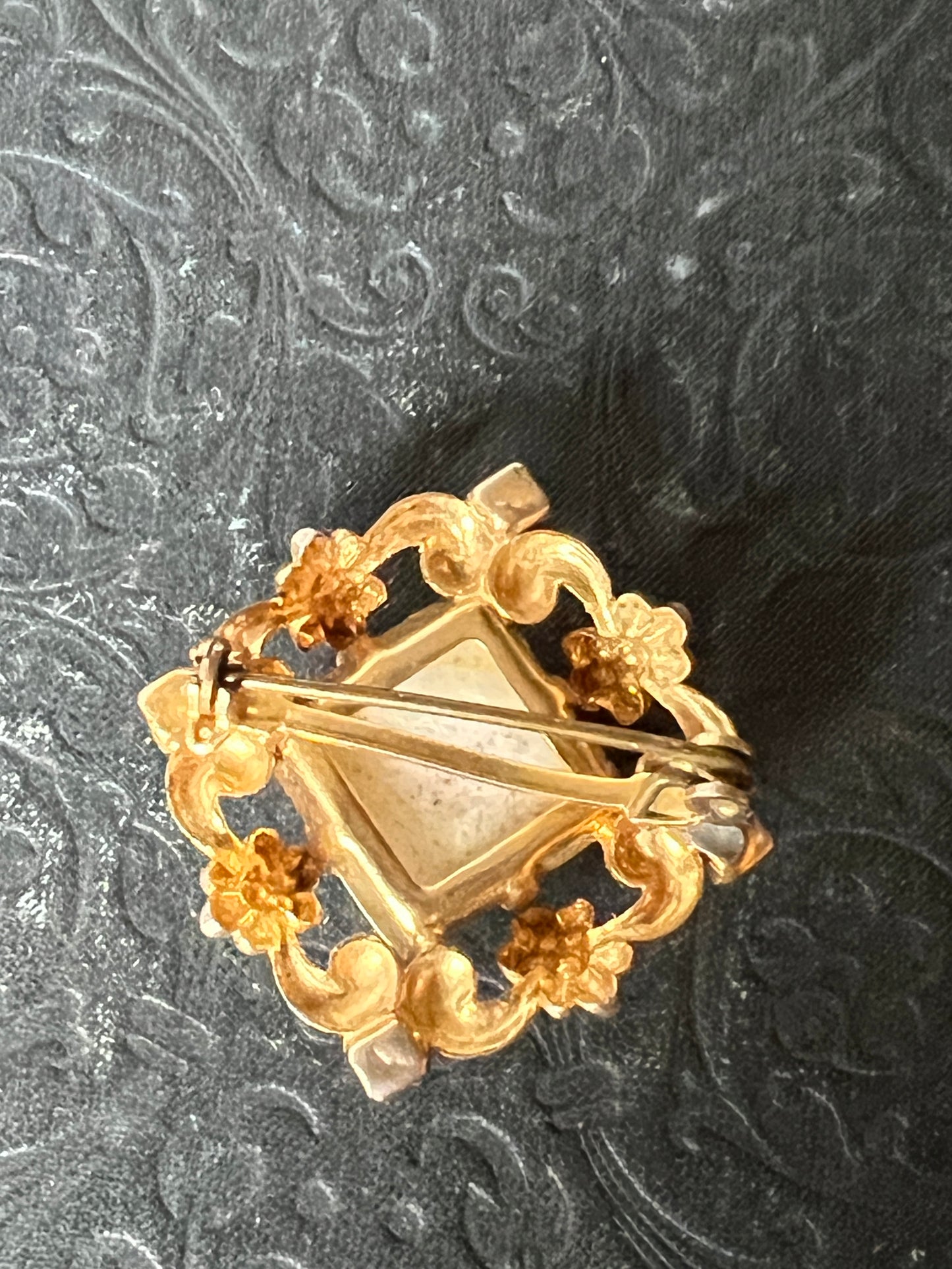 ★ビンテージブローチ