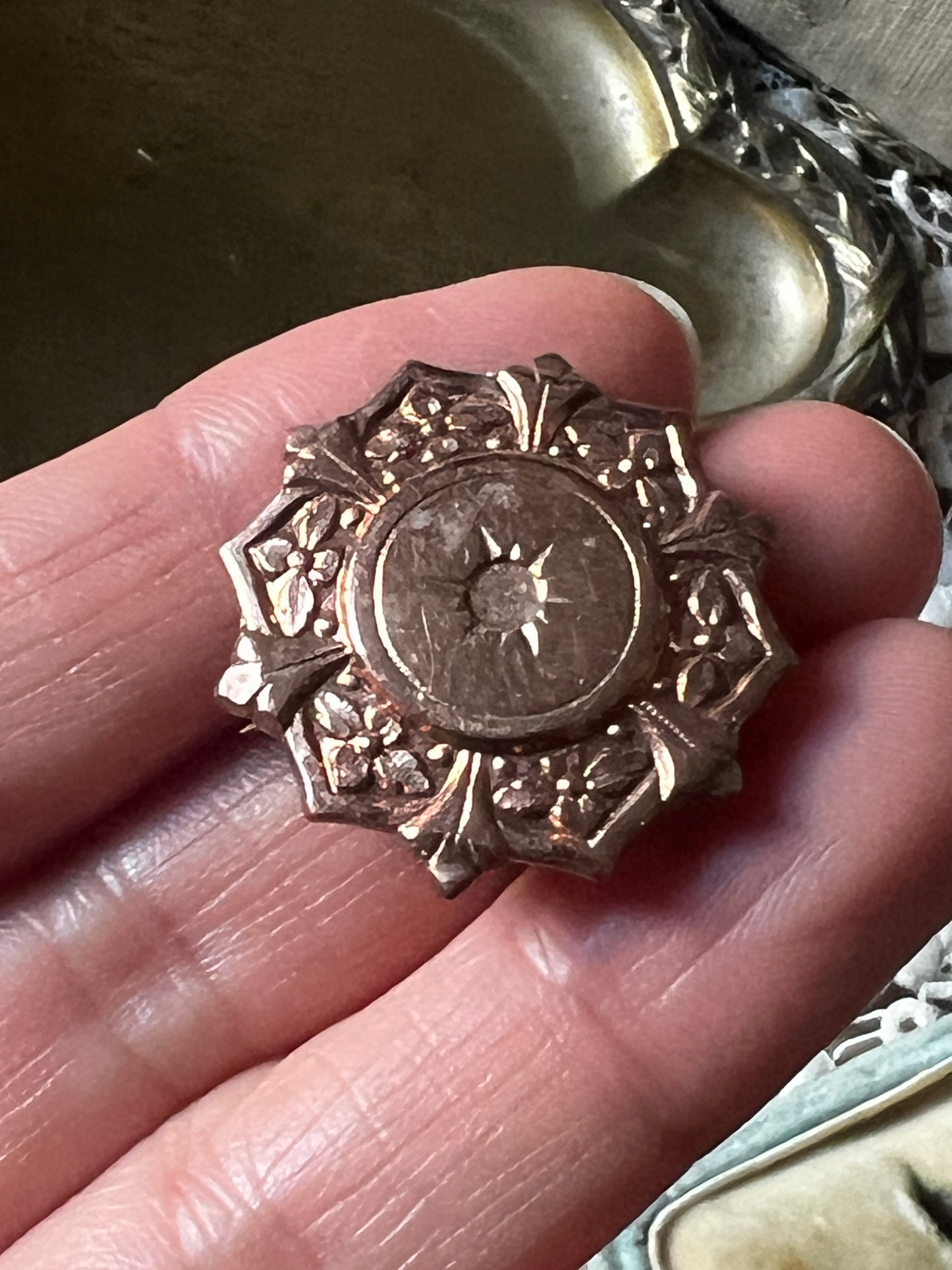 アンティークブローチ