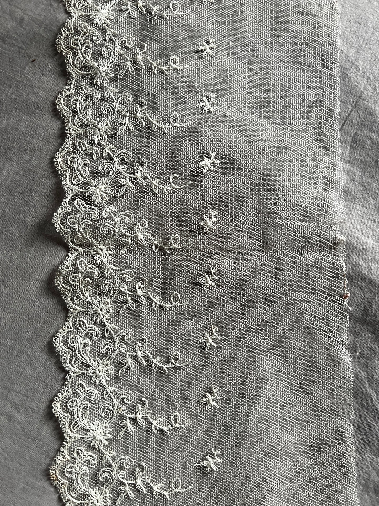 ★チュール刺繍レース