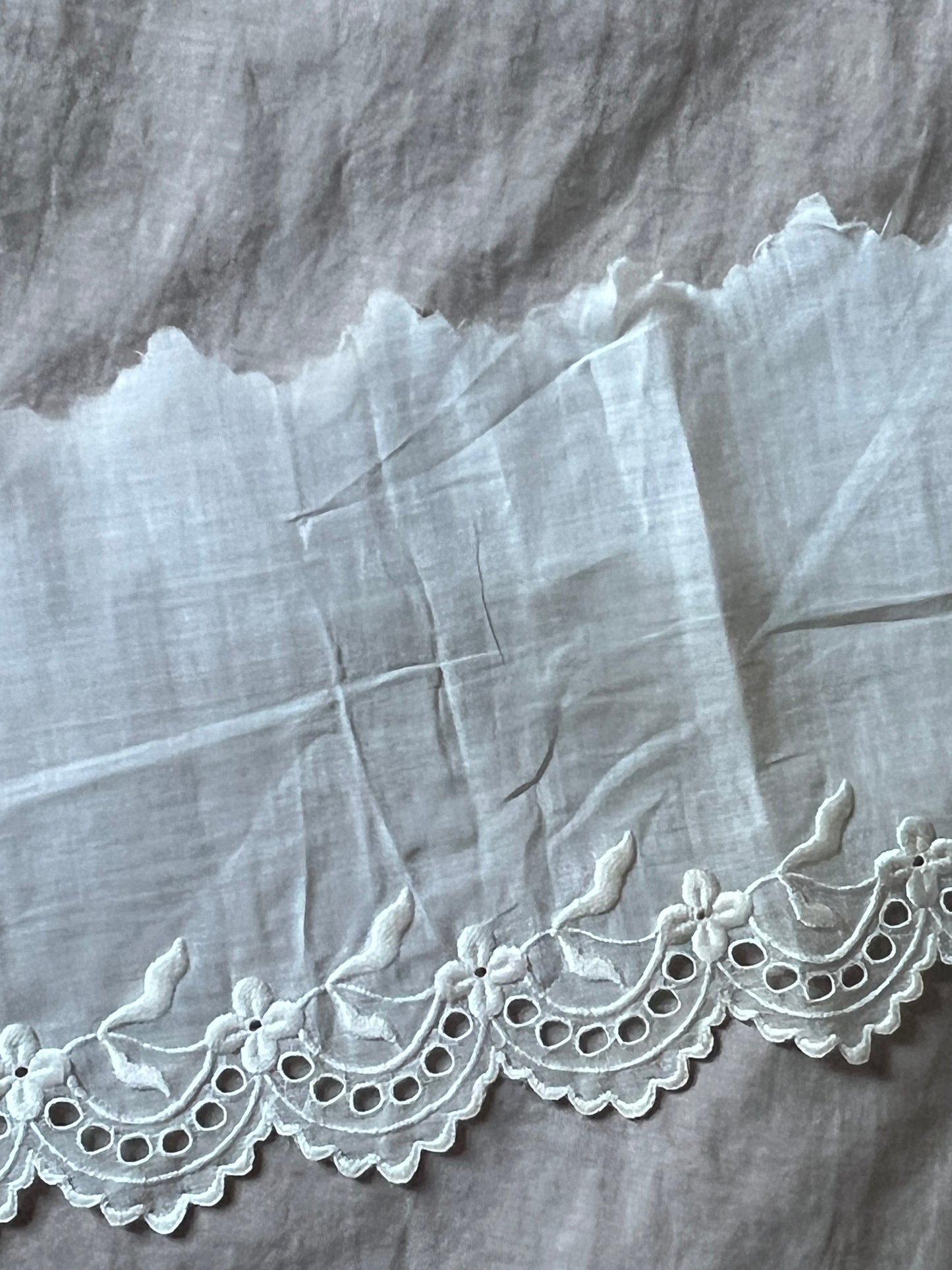 白刺繍トリム