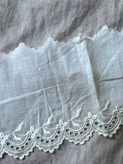 白刺繍トリム