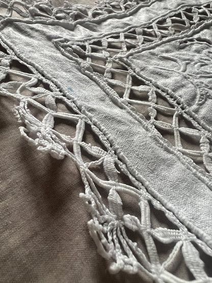 刺繍とレースのクロスセット