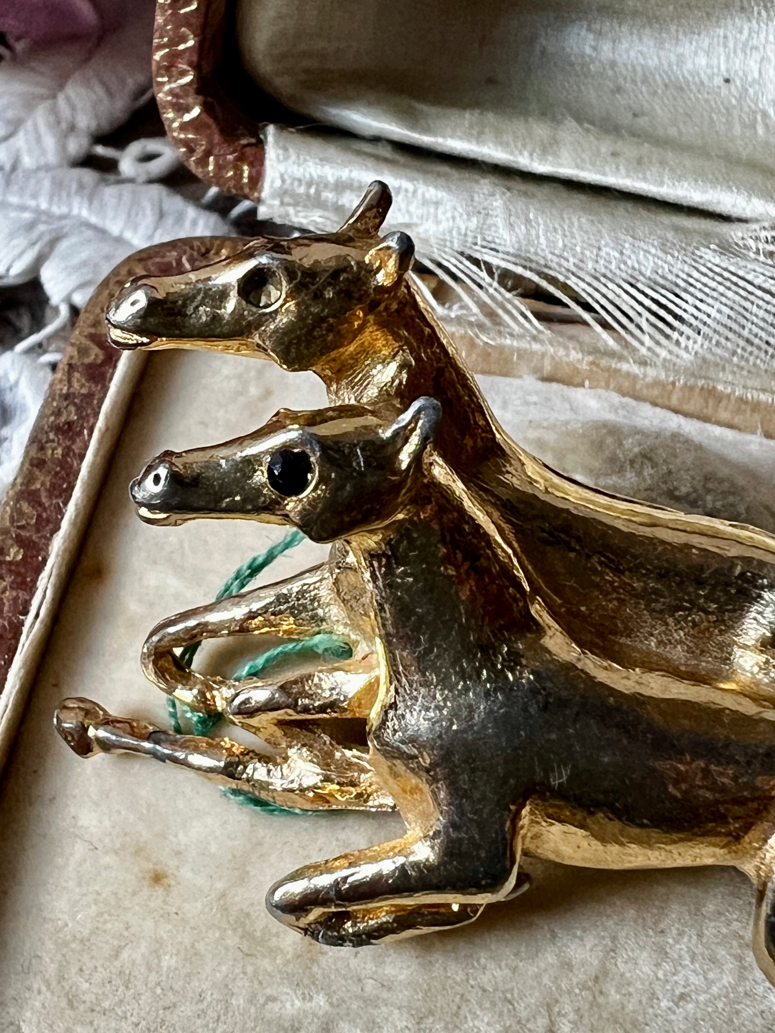 ヴィンテージブローチ(二頭の馬) – France Antique 銀色アンティーク