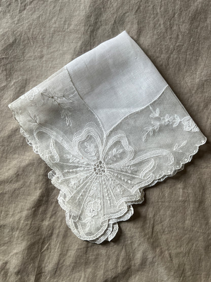 チュール刺繍レースハンカチ