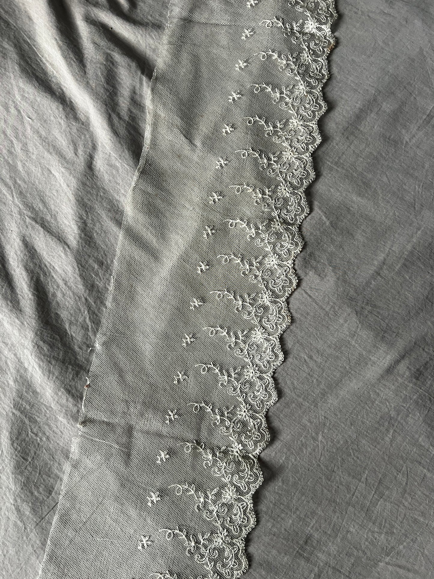 ★チュール刺繍レース