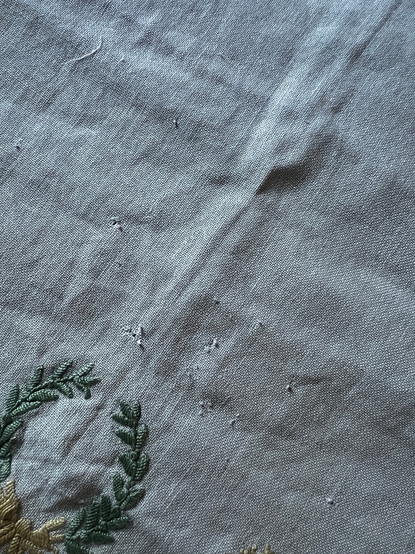 ★刺繍飾り布(蜂)