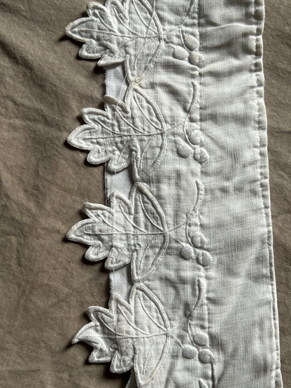 白刺繍トリム
