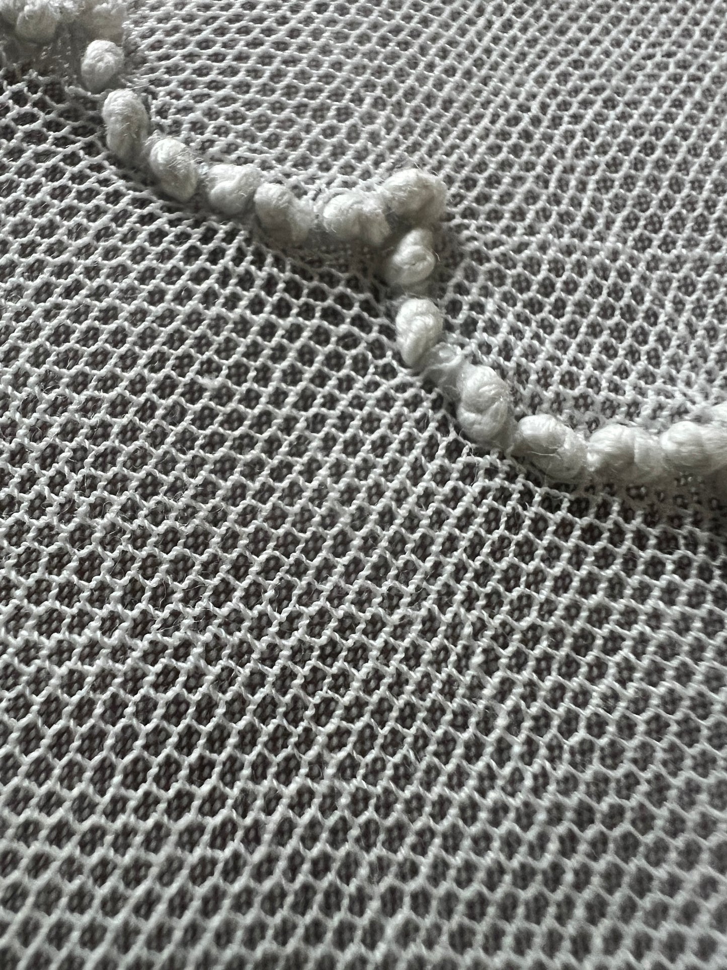 チュール刺繍レース