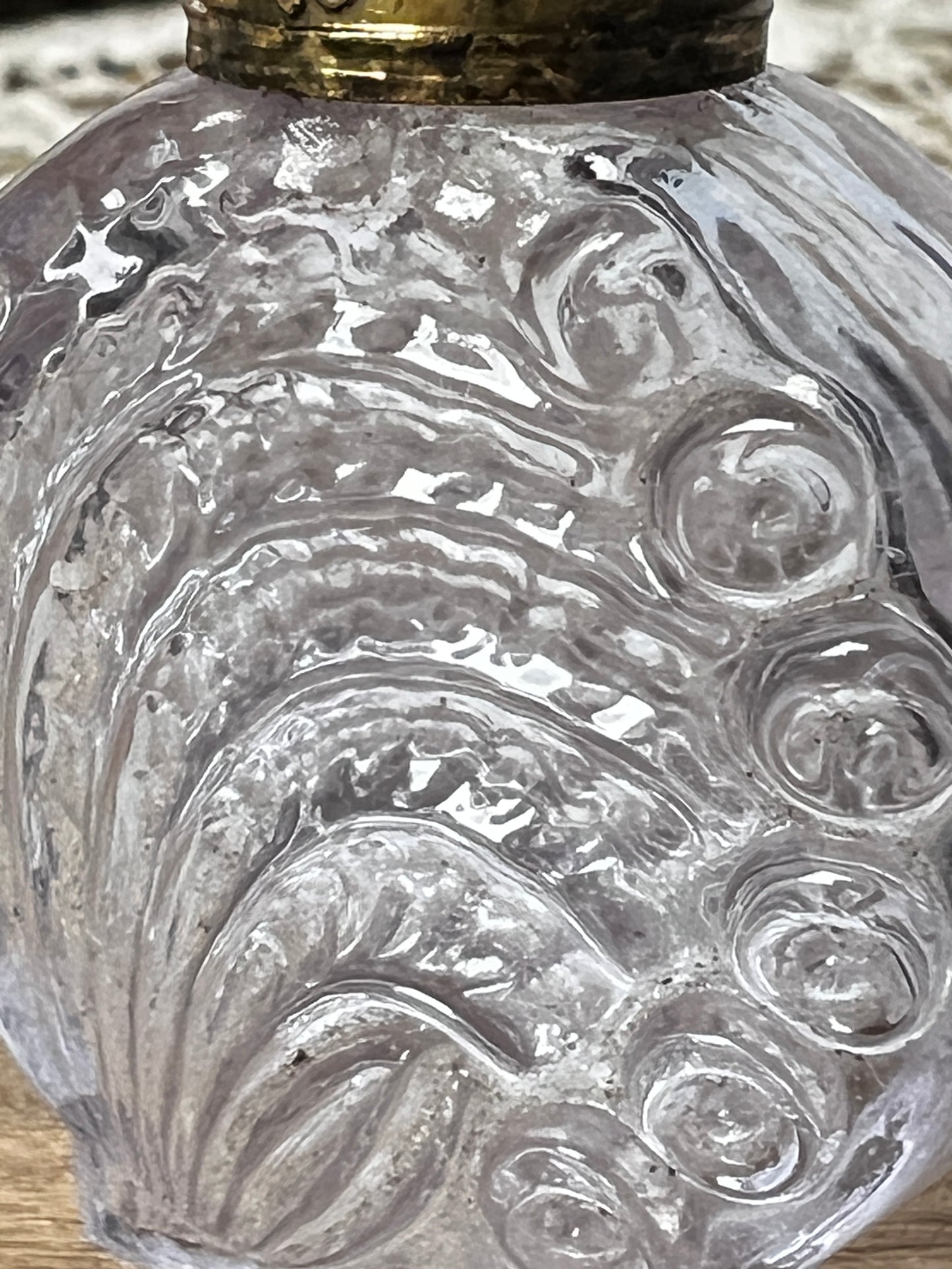 ★古い小瓶(ラヴェンダー)