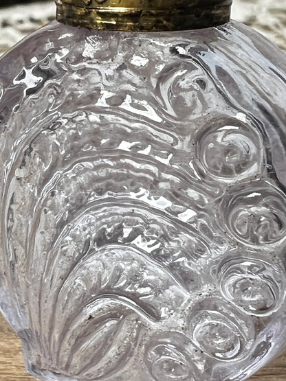 ★古い小瓶(ラヴェンダー)