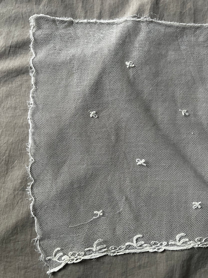 チュール刺繍レースミニヴェール