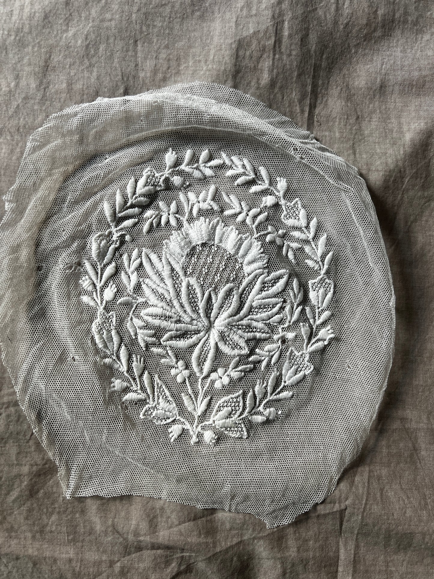 チュール刺繍ボネトップ