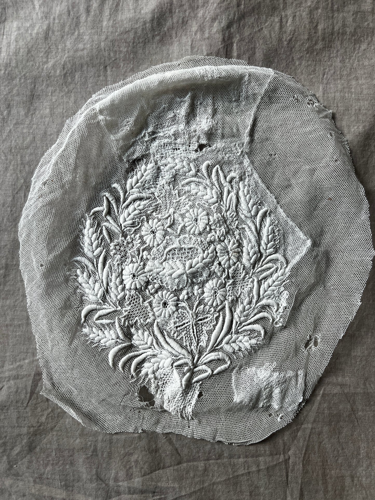 チュール刺繍ボネトップ