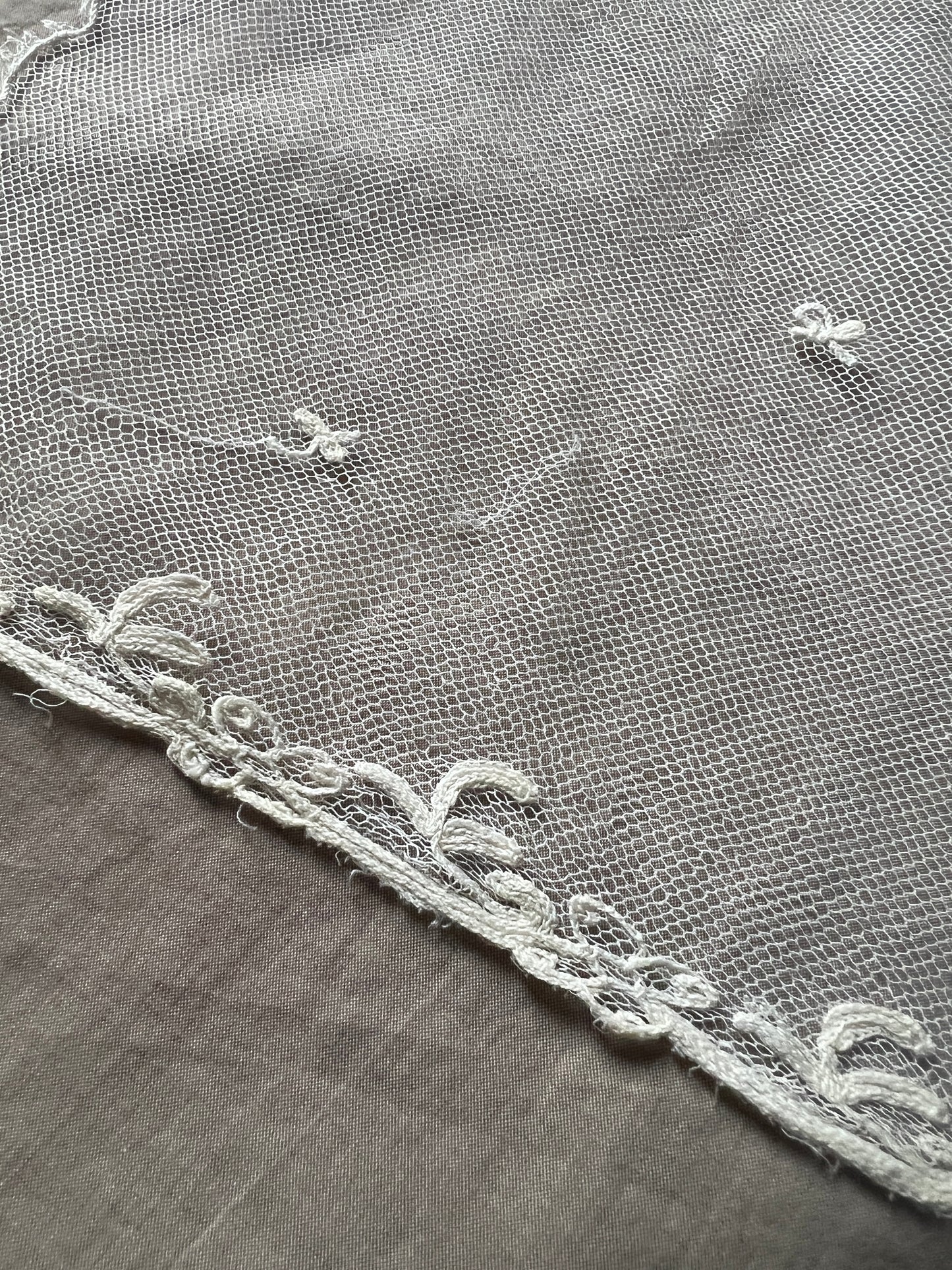 チュール刺繍レースミニヴェール