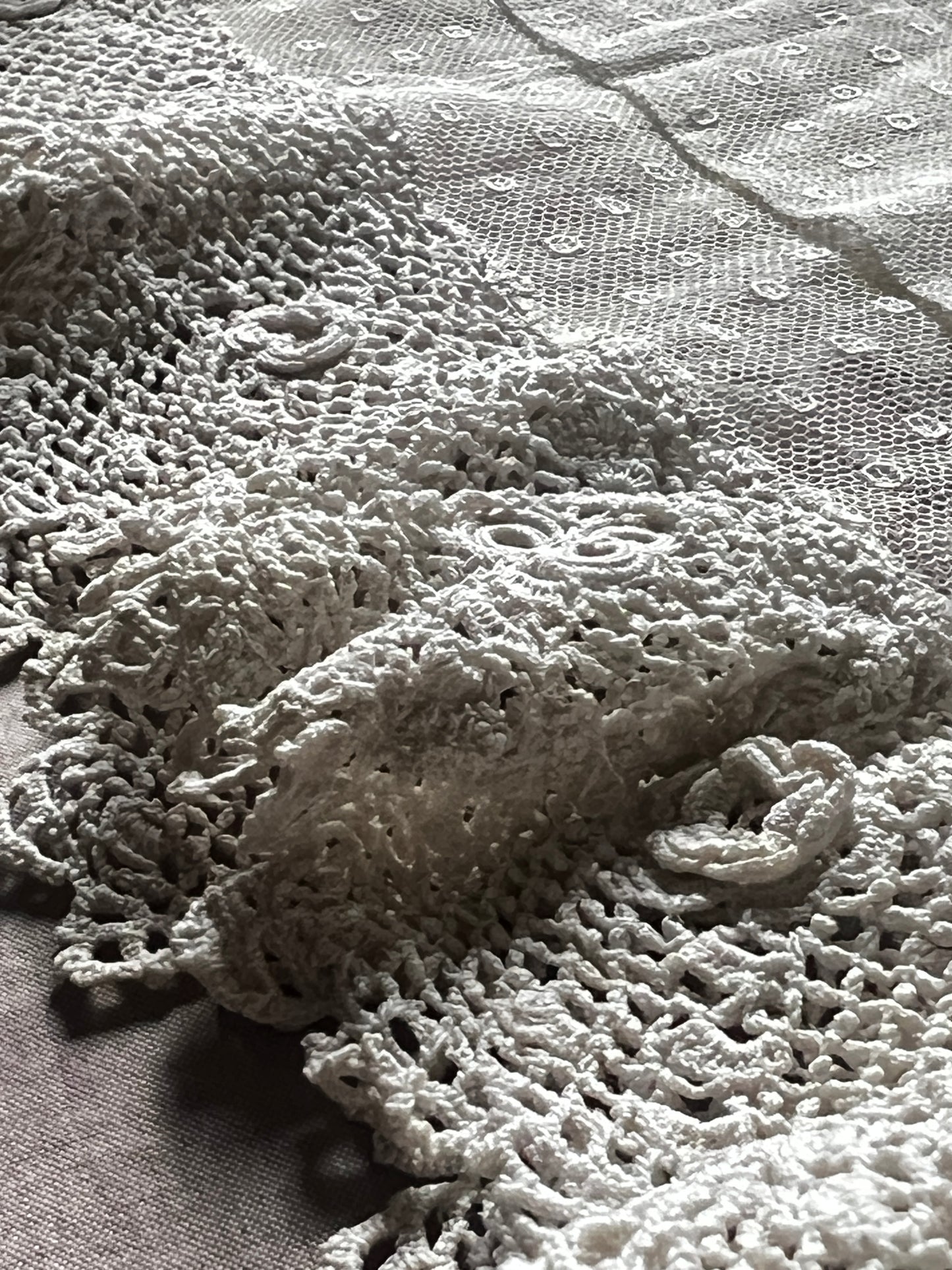 チュールとクロシェのドレスパーツ