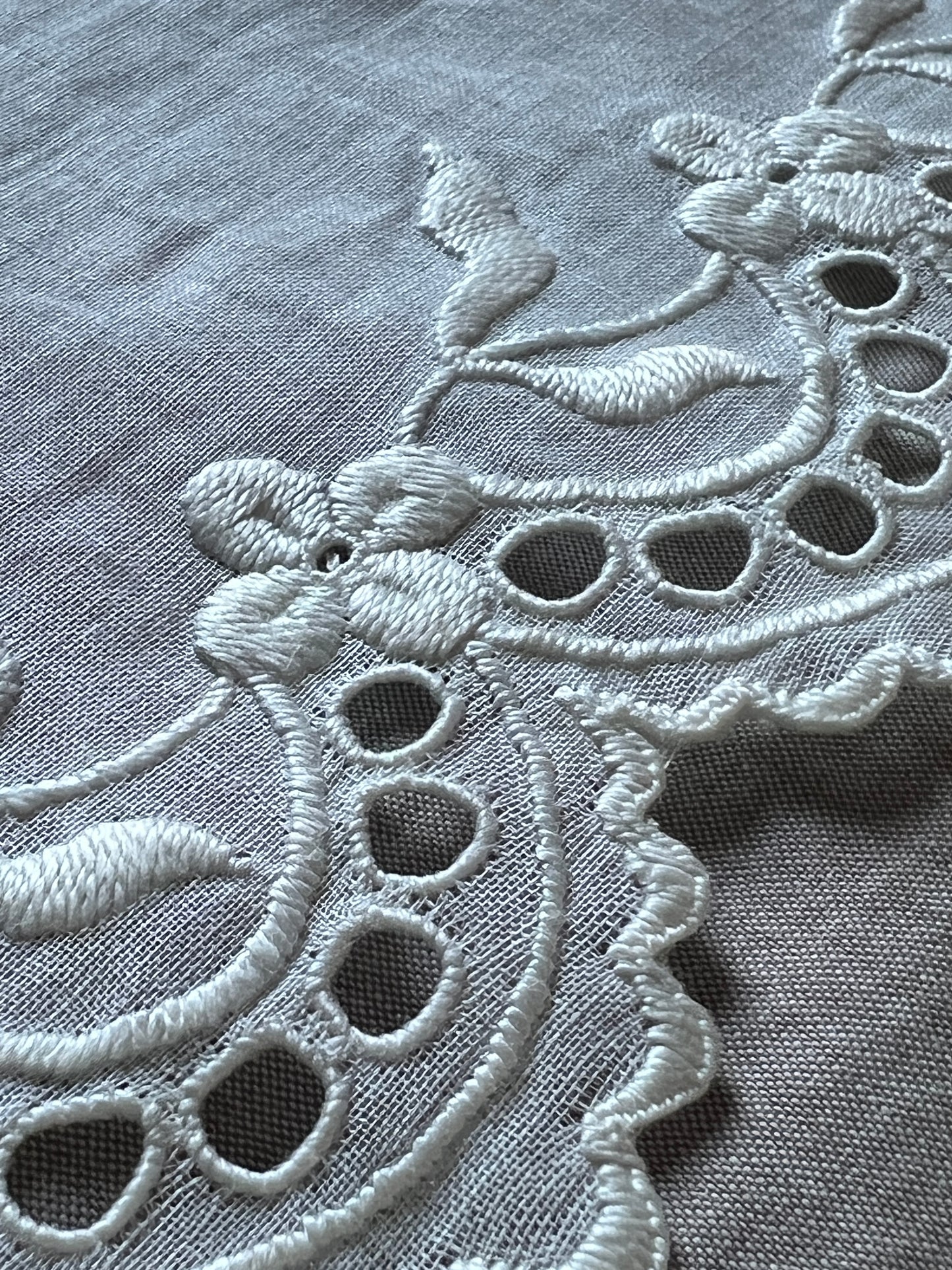 白刺繍トリム