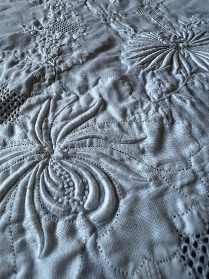 白刺繍大判クロス