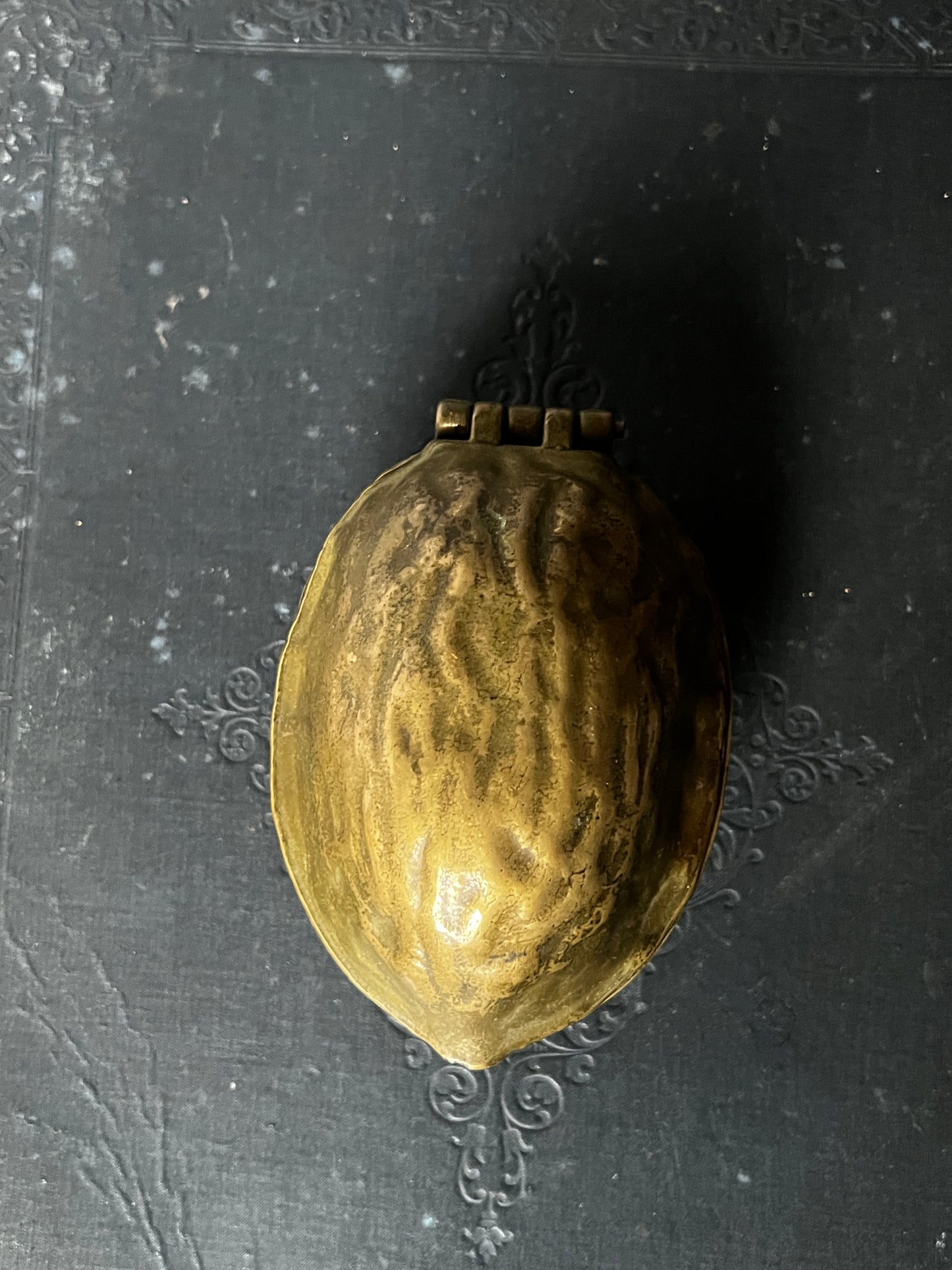 ★くるみ型くるみ割り