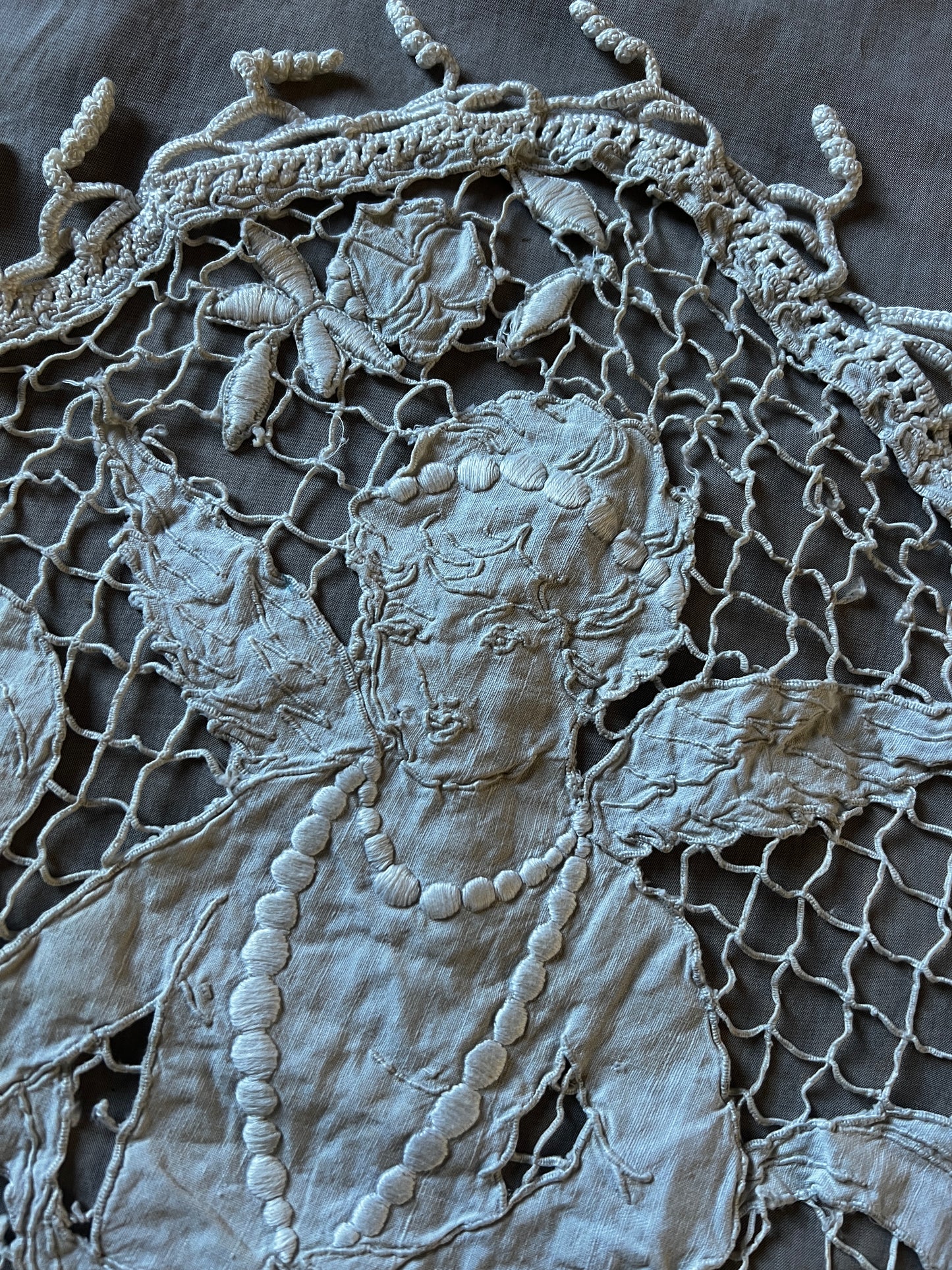 天使の刺繍クロス