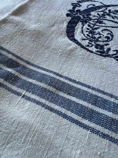 モノグラム刺繍入りリネントルション