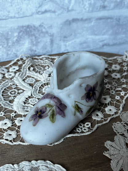 ブーツ型菫の小物入れ