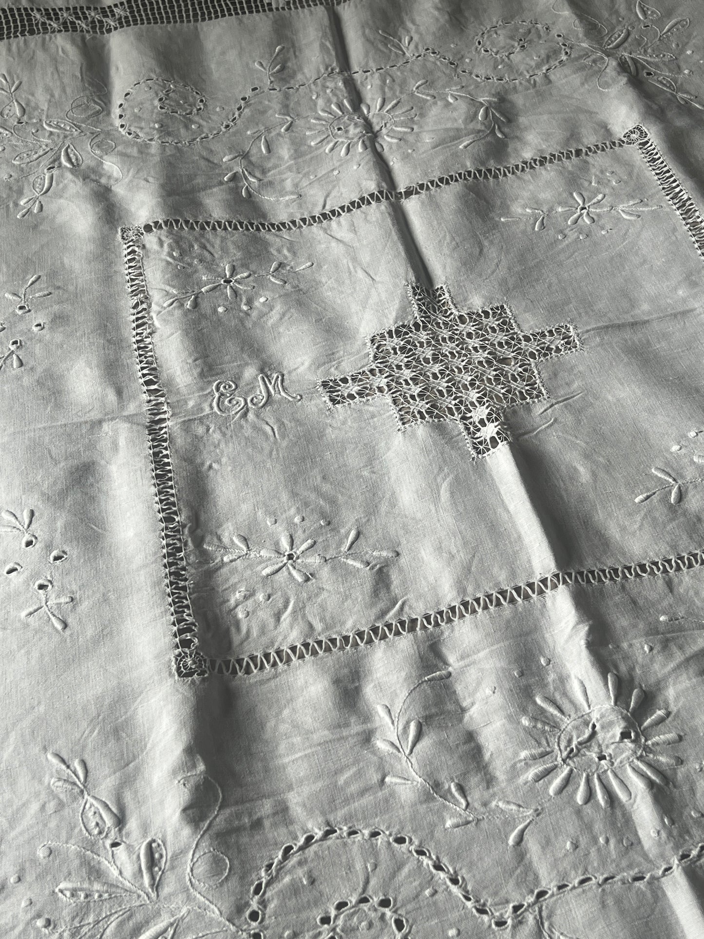 白刺繍大判クロス(ダメージ)