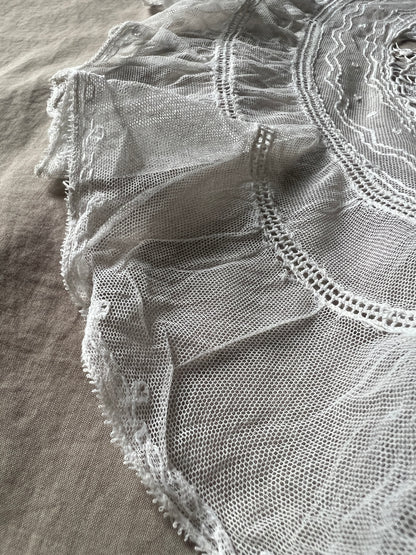 チュール刺繍レース楕円形フリルクロス